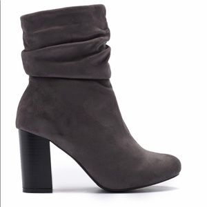 Catherine Malandrino Grey Suede Bootie. Size 10